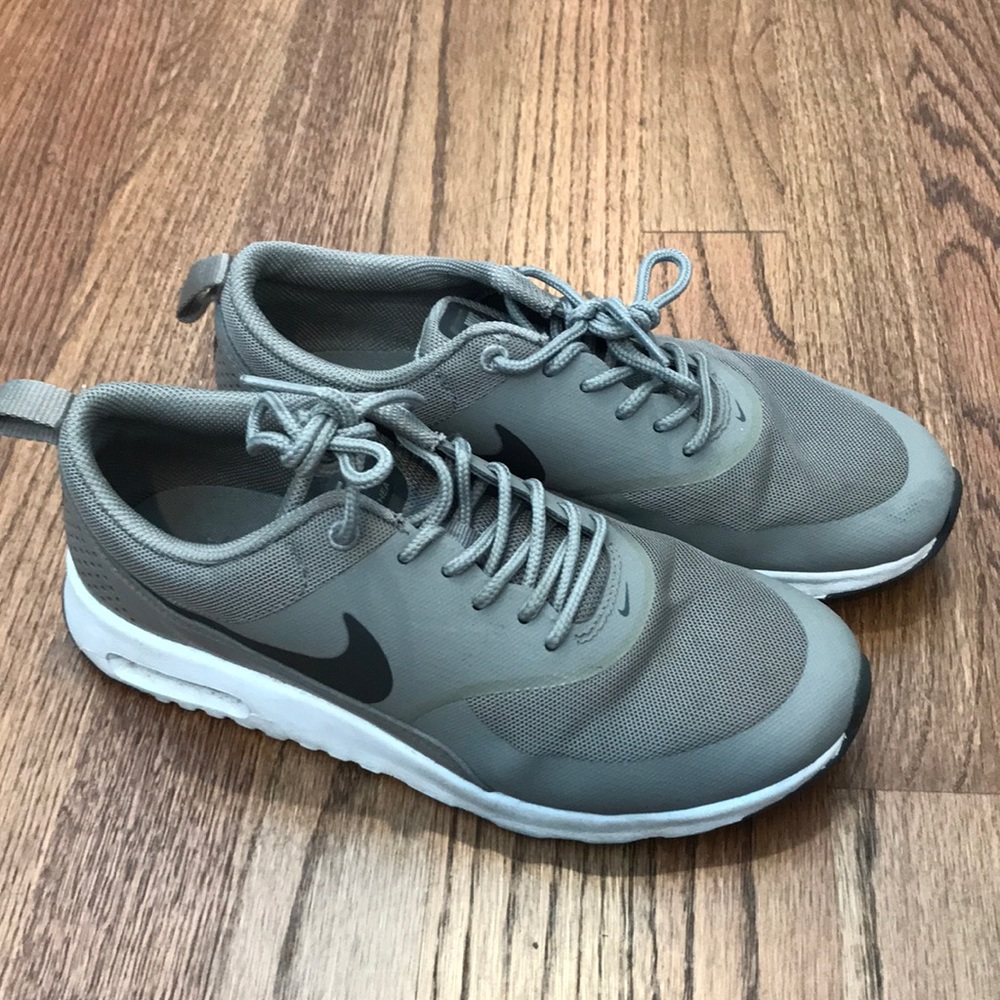 Nike gray Air Max Thea